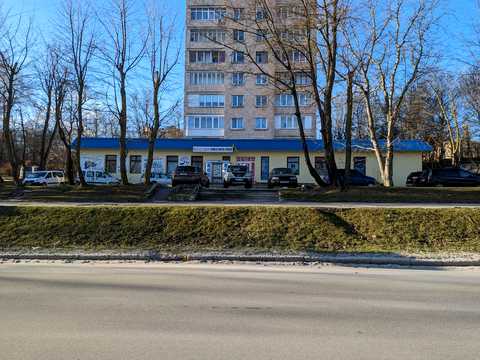 комерційна за адресою Миру вул., 10