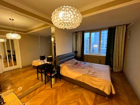 квартира за адресою Дніпровська набережна вул., 1