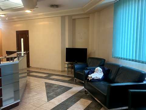 комерційна за адресою Васильківська вул., 62/64