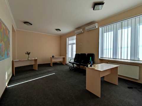 комерційна за адресою Київ, Олександра Довженка вул., 2