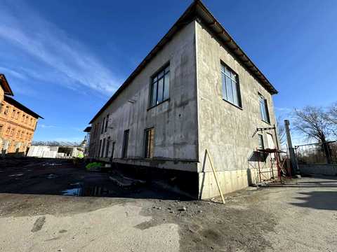 комерційна за адресою Лесі Українки вул., 174а