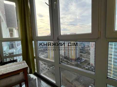квартира за адресою Софії Русової вул., 7