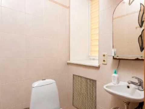 комерційна за адресою Банкова вул., 12