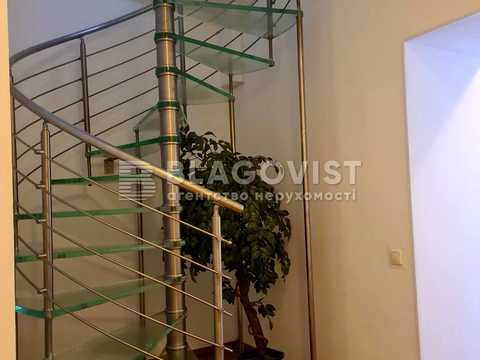 комерційна за адресою Шовковична вул., 20