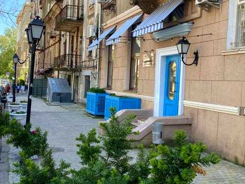 комерційна за адресою Театральний пров. (Чайковського), 9