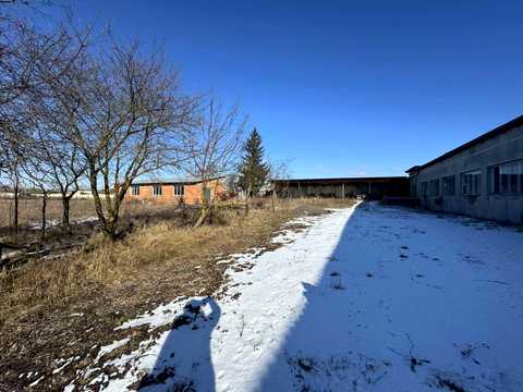комерційна за адресою смт. Великі Бірки, Шкільна вул., 1