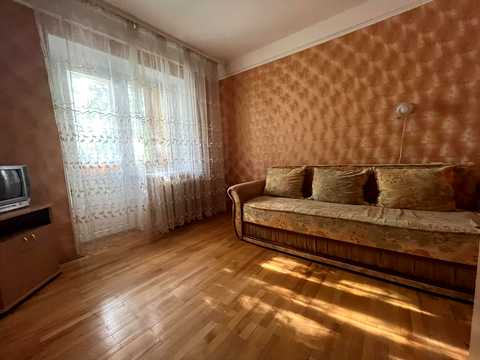 квартира за адресою Богатирська вул., 10