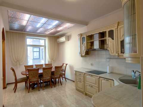 квартира по адресу Круглоуниверситетская ул., 3-5