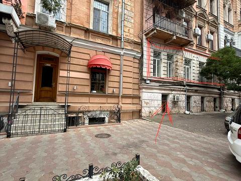 комерційна за адресою Університетська вул. (Щепкіна), 3