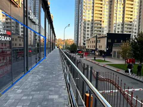 комерційна за адресою Андрія Верхогляда вул. (Михайла Драгомирова), 14-А