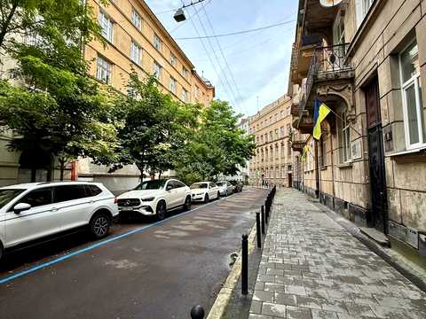 квартира по адресу Ярослава Стецько ул. (Добролюбова), 8