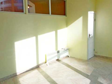 комерційна за адресою Південний бульв., 22