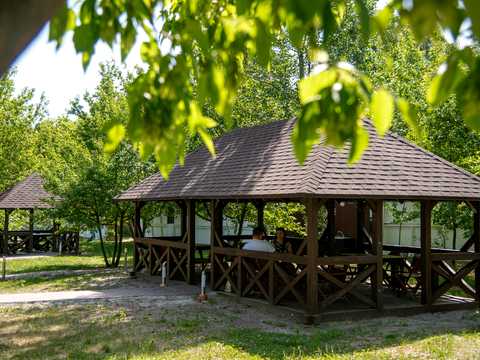 комерційна за адресою Героїв Космосу вул., 4
