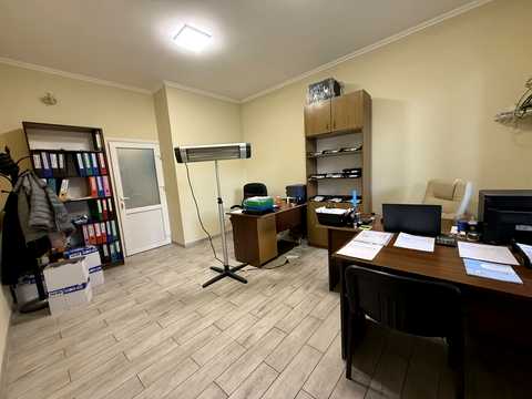 комерційна за адресою Польова вул., 63