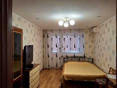 квартира за адресою Захисників України вул. (1-го Травня), 7