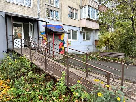 комерційна за адресою Солом'янська вул., 28