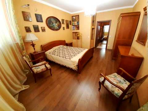 квартира за адресою Анни Ахматової вул., 22