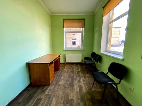 комерційна за адресою Луцька, 8