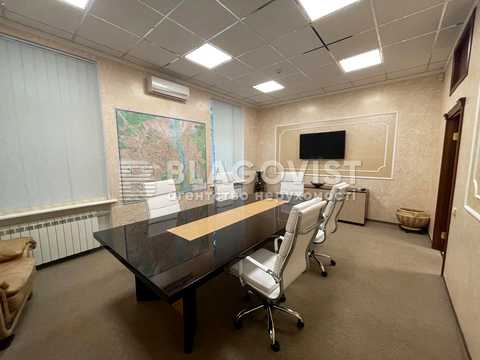 комерційна за адресою Панаса Мирного вул., 1