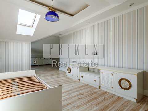 будинок за адресою Молодіжна вул.