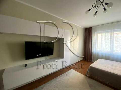 квартира за адресою Софії Русової вул., 3