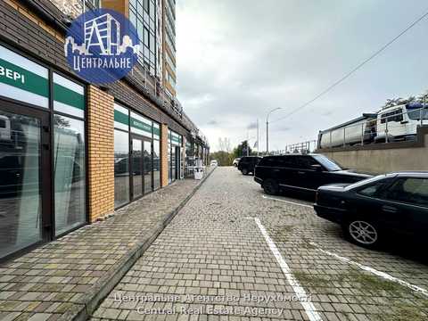 комерційна за адресою Чернівці, Чорновола вул., 1
