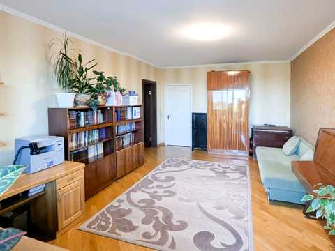 квартира за адресою Жовтнева, 7