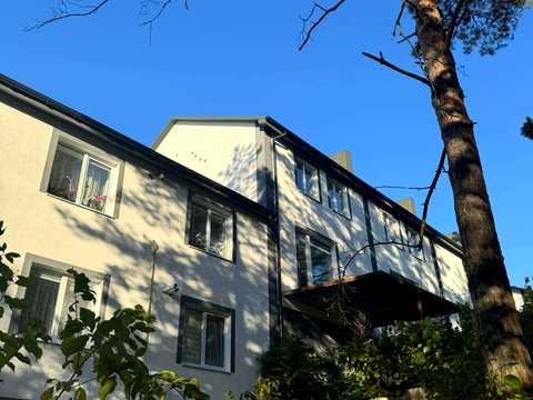 дом по адресу Захисників України, 1