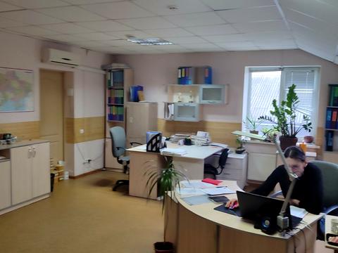 комерційна за адресою Любецька вул., 56