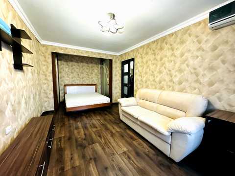квартира по адресу Гвардейцев-Широнинцев ул., 11в