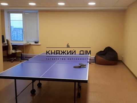 коммерческая по адресу Драгоманова ул., 1-А