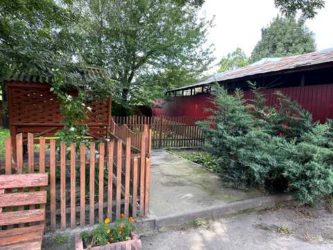комерційна за адресою Центральна, 19а