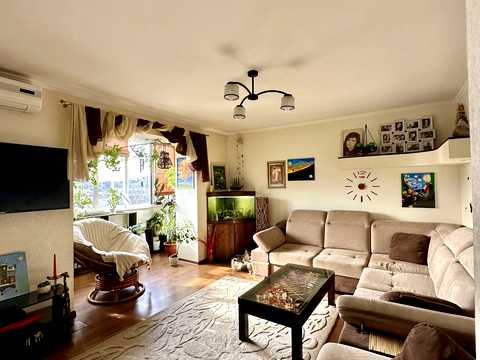 квартира за адресою Івана Мазепи вул. (Мануїльського), 79