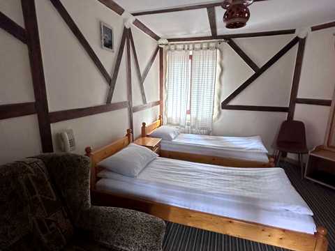 коммерческая по адресу вишні, 1