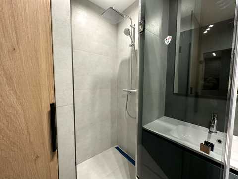 квартира за адресою Дніпровська набережна вул., 15-К