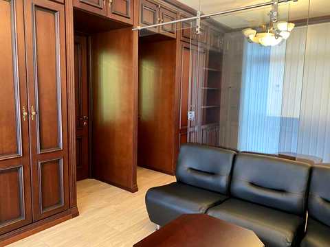 комерційна за адресою Київ, Інститутська вул., 18-А