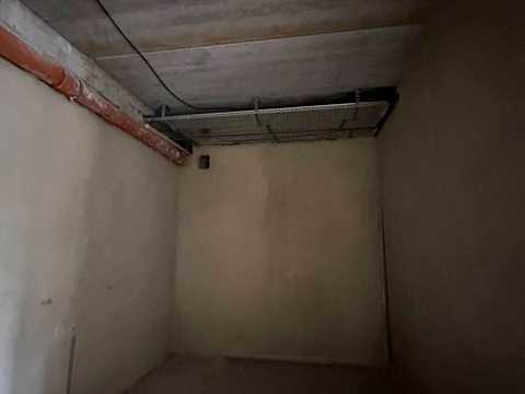 комерційна за адресою Зоопаркова вул., 8в
