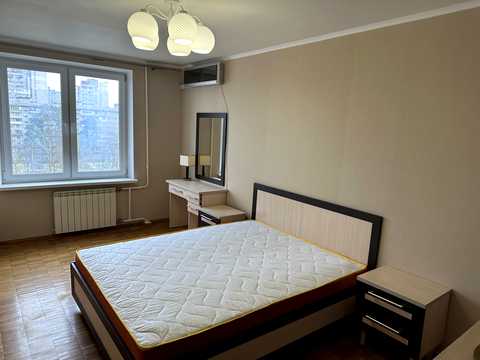 квартира за адресою Миколи Ушакова вул., 6