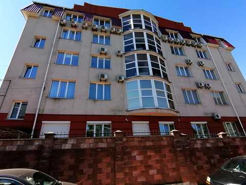комерційна за адресою Гетьмана Івана Мазепи вул., 4а