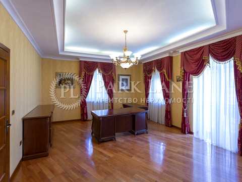 комерційна за адресою Андріївська вул., 7