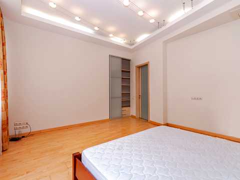 квартира за адресою Воздвиженська вул., 33