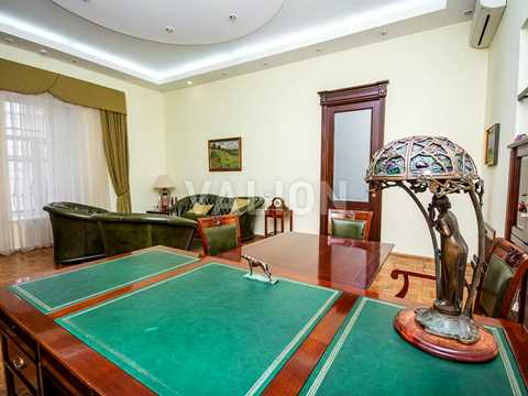 комерційна за адресою Київ, Трьохсвятительська вул., 11