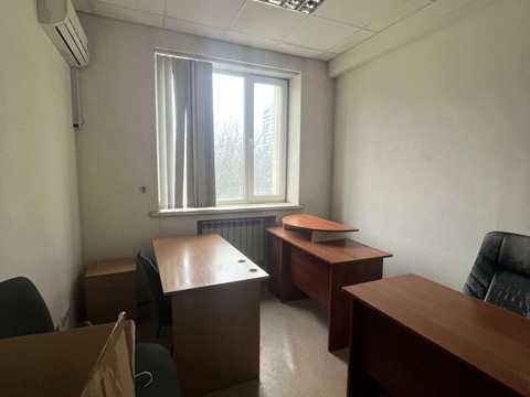 комерційна за адресою Миколи Міхновського бульв. (Дружби народів), 38