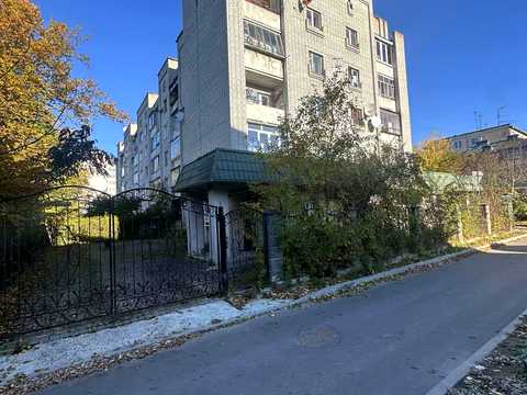 комерційна за адресою Баштанна вул., 3