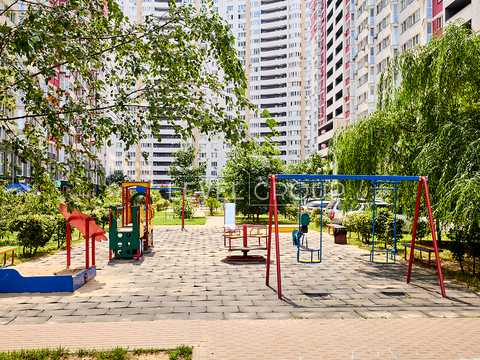 квартира за адресою Київ, Драгоманова вул., 2-Б