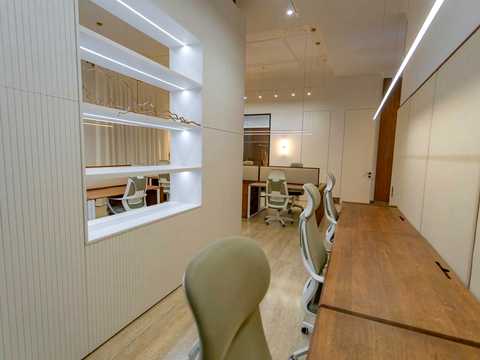 комерційна за адресою Саксаганського вул., 58