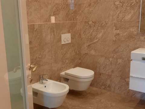 комерційна за адресою Кловський узвіз, 7