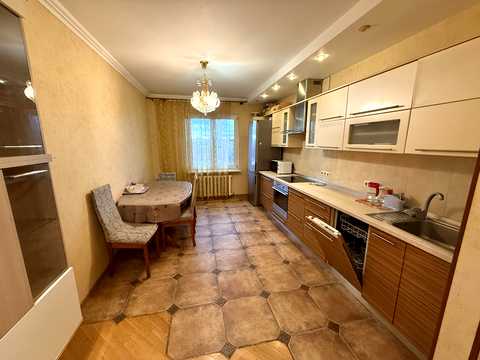 квартира за адресою Європейського Союзу просп. (Правди), 31-А