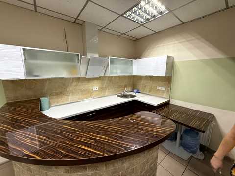 комерційна за адресою Дмитрівська вул., 75