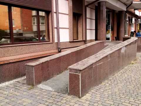 комерційна за адресою Котоляревського, 11